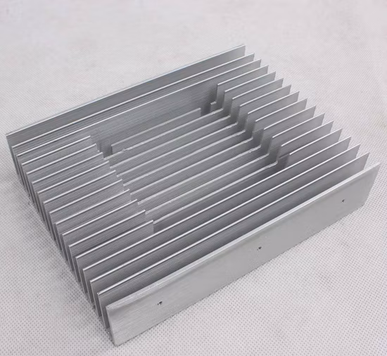 Dissipadores de calor com aletas coladas de tamanho grande